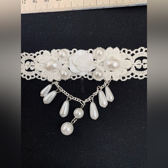 VICTORIAN CROCHET LACE PEARL CHOKER - Picture 2 of 3
